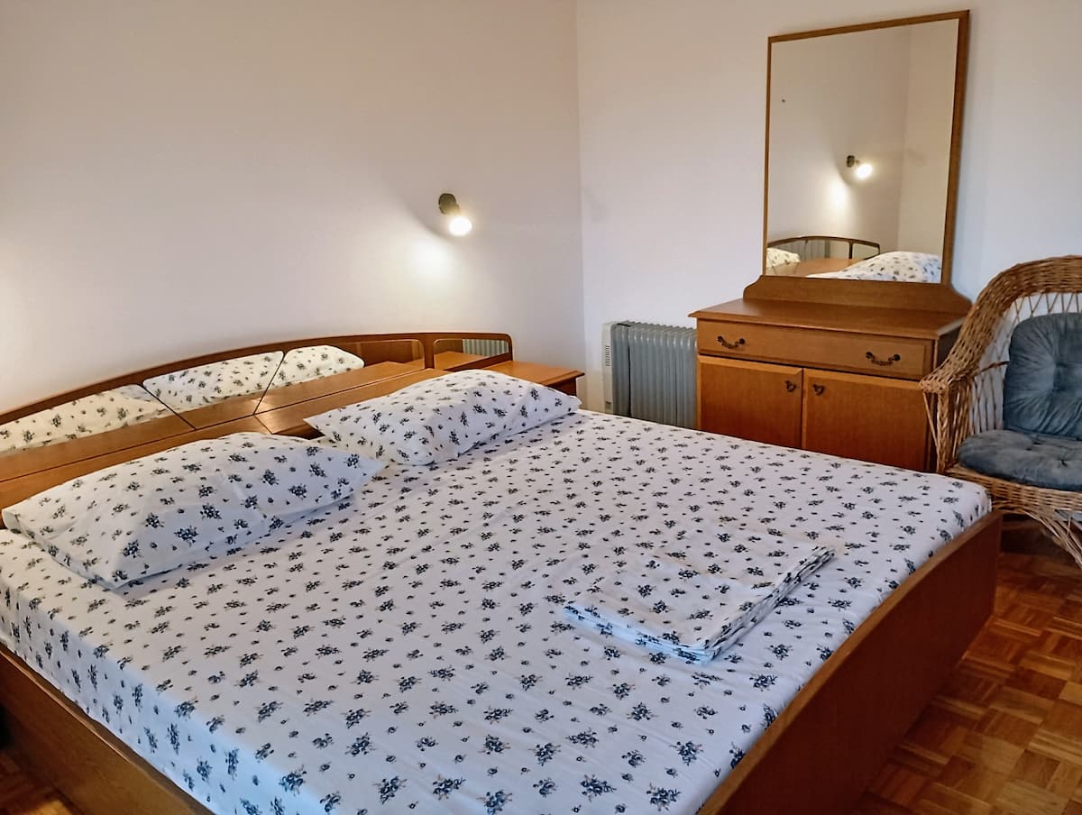 Spavaća soba 1